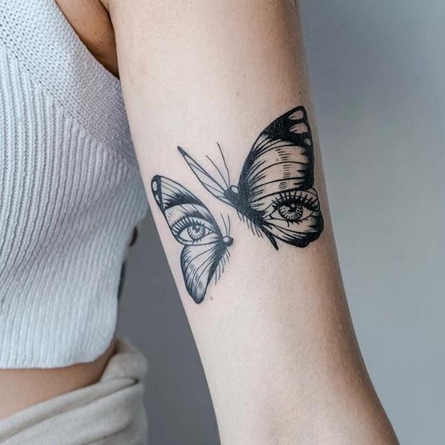 tatuagem de borboleta no ombro