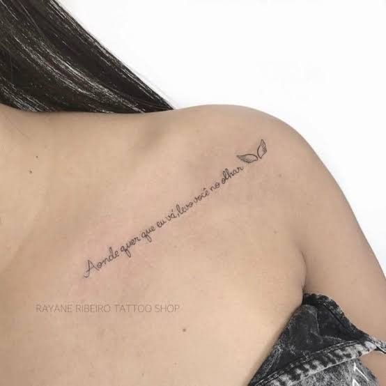 ideias de tatuagem feminina no ombro