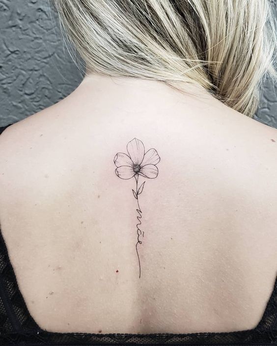 tatuagem nas costas delicadas