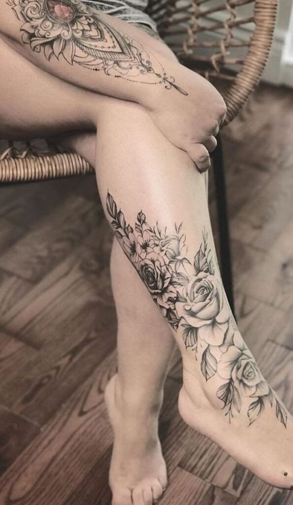 Ideias de tatuagem feminina na perna delicada 